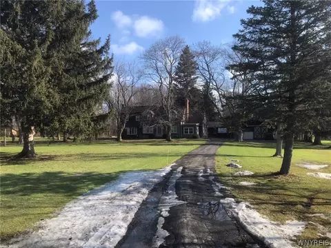 6635 Boston State Rd, Hamburg, NY 14075