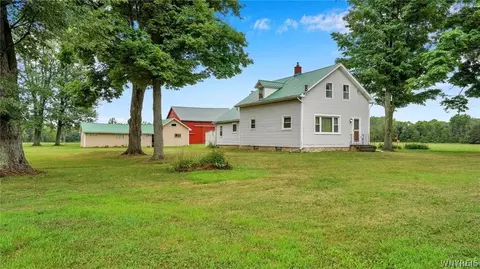 7741 Clinton St, Elma, NY 14059