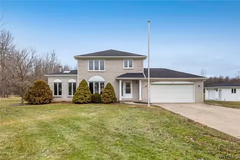 3515 Moyer Rd, Wheatfield, NY 14120
