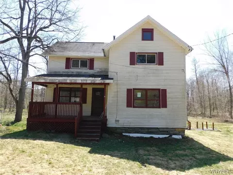 9 Water St, Charlotte, NY 14782