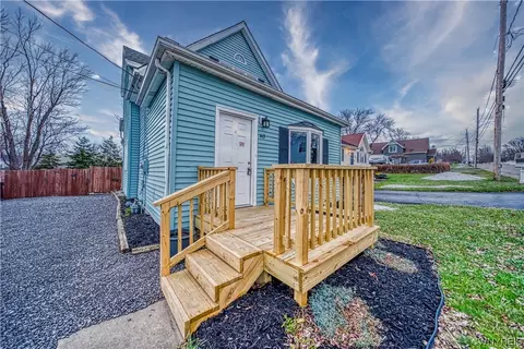 60 Velore Ave, Orchard Park, NY 14127