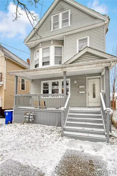 15 Winegar Pl, West Seneca, NY 14210