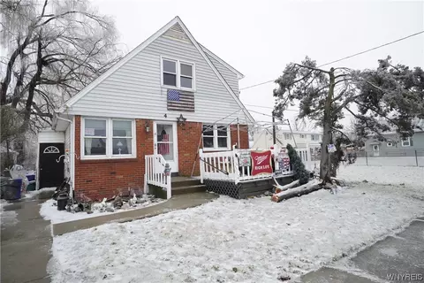4 Willow St, Lackawanna, NY 14218