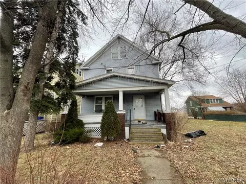 1352 Whitney Ave, Niagara Falls, NY 14301