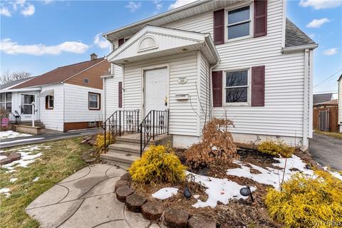 646 Emerson Dr, Amherst, NY 14226
