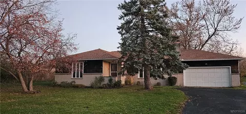 2841 Southwestern Blvd, Orchard Park, NY 14127