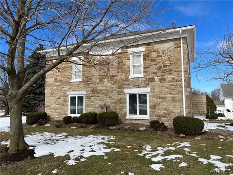 3845 Upper Mountain Rd, Cambria, NY 14132