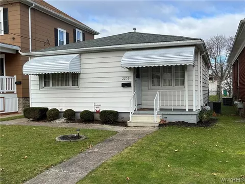 2250 Woodlawn Ave, Niagara Falls, NY 14301