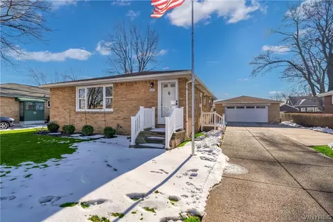 298 Rogers Ave, Tonawanda, NY 14150