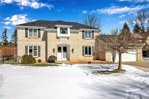100 Cheshire Ln, East Amherst, NY 14051