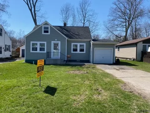 3334 Wallace Dr, Grand Island, NY 14072