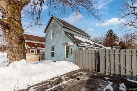5949 Van Horn St, Burt, NY 14028