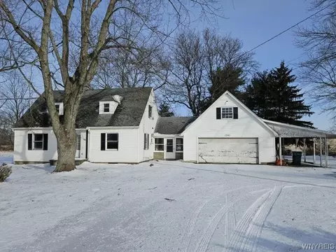 1741 Genesee St, Pembroke, NY 14036