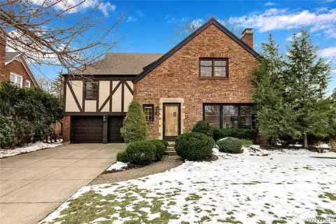 15 Koster Row, Amherst, NY 14226
