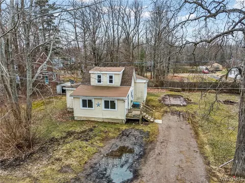 309 Eisenhower Ave, Evans, NY 14006