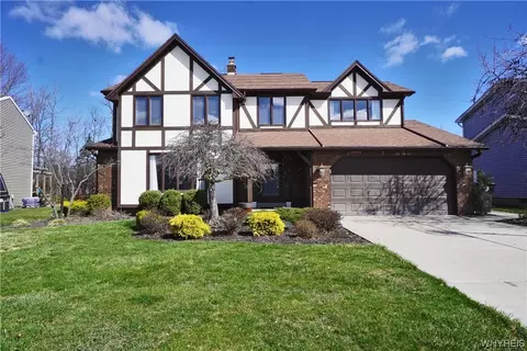 56 Shade Tree Ct, Amherst, NY 14221