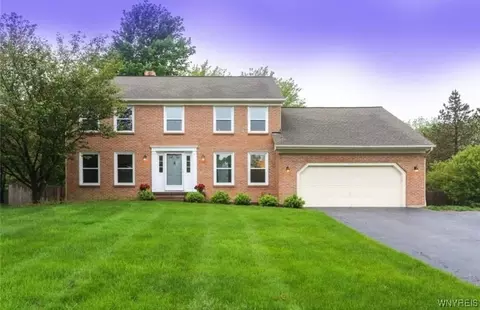 150 Squire Dr, Orchard Park, NY 14127