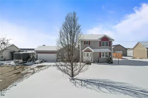 6692 Shawnee Rd, Wheatfield, NY 14120