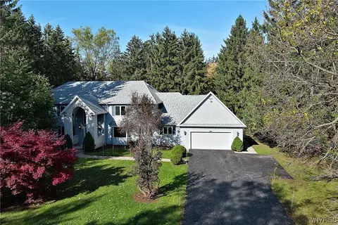 4328 Sunset Dr, Lockport, NY 14094