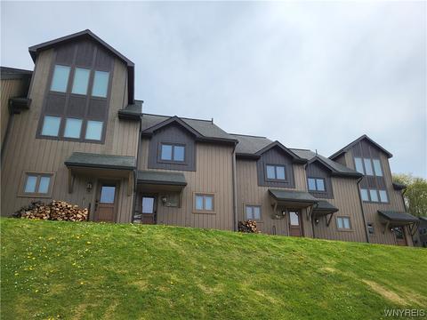 15 Plum Rdg, Ellicottville, NY 14731