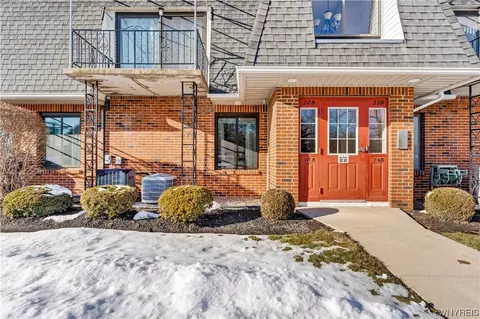 20 Foxberry Dr S # B, Getzville, NY 14068