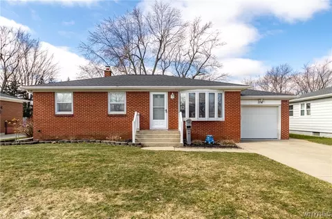 114 Shawnee Pl, West Seneca, NY 14224