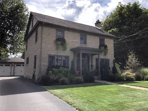 180 Union St, Hamburg, NY 14075