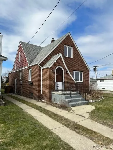 92 Willowlawn Pkwy, Cheektowaga, NY 14206