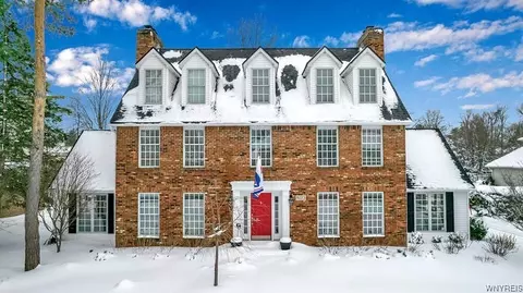 8123 Floss Ln, East Amherst, NY 14051