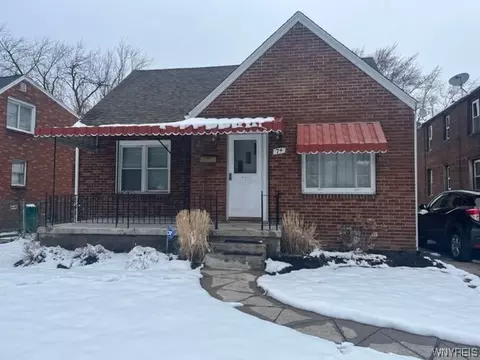 74 Langfield Dr, Buffalo, NY 14215