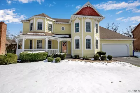 3 Bywater Ct, Amherst, NY 14221