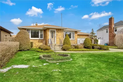 117 Park Forest Dr, Amherst, NY 14221