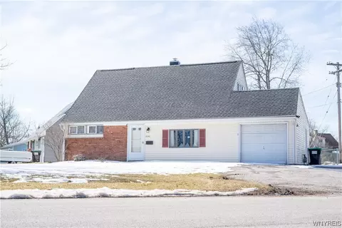 1030 Stony Point Rd, Grand Island, NY 14072