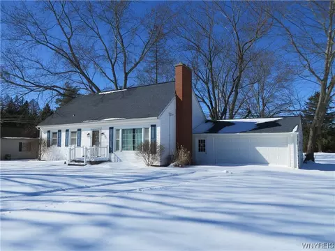 3220 Lockport Olcott Rd, Newfane, NY 14108