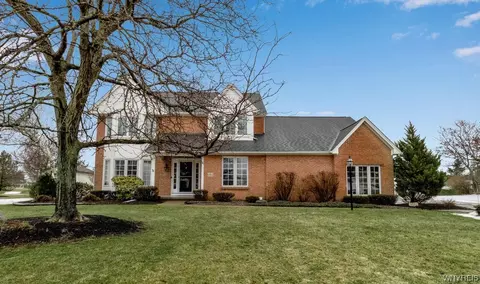 6162 Bridlewood Dr S, East Amherst, NY 14051