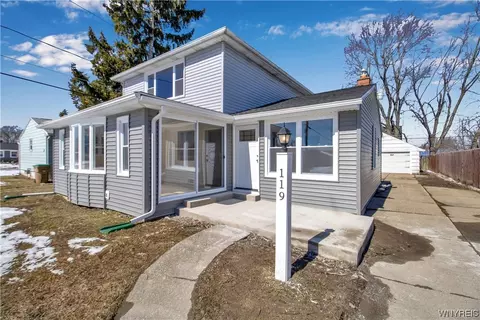 119 Crescent Ct, Cheektowaga, NY 14225