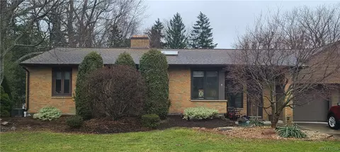 4206 Tonawanda Creek Rd, Pendleton, NY 14120