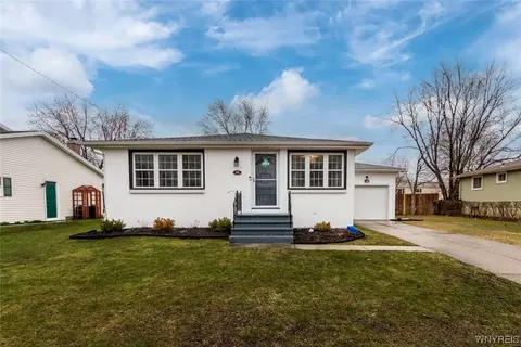 44 Carriage Park, West Seneca, NY 14224