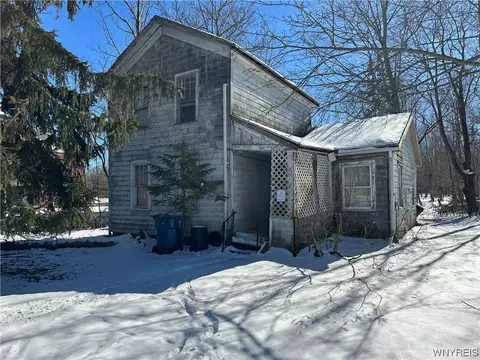 2053 Shadagee Rd, Evans, NY 14057