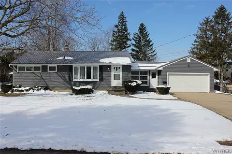 5678 Stilwell Rd, Hamburg, NY 14075