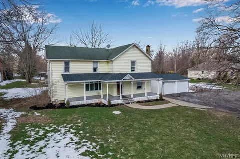 6060 Campbell Blvd, Pendleton, NY 14094