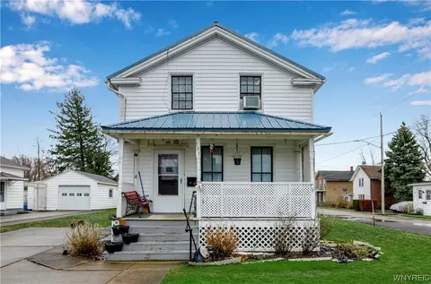 105 Sisson St, Dunkirk, NY 14048