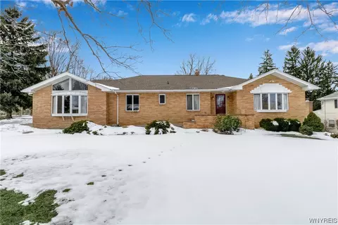 4846 Clearview Dr, Buffalo, NY 14221