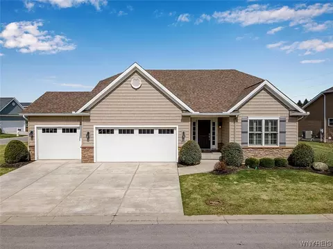 9058 Bancroft Dr, Clarence Center, NY 14032