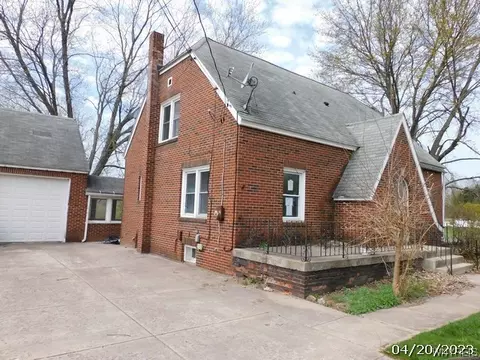 4162 Lake Ave, Lockport, NY 14094