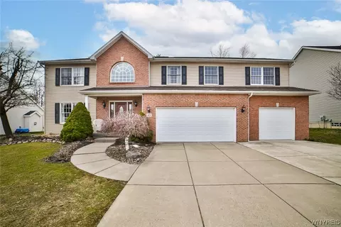 10 Taylor Dr, West Seneca, NY 14224