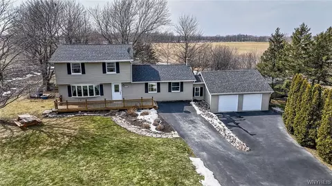 6706 Macumber Rd, Oakfield, NY 14125