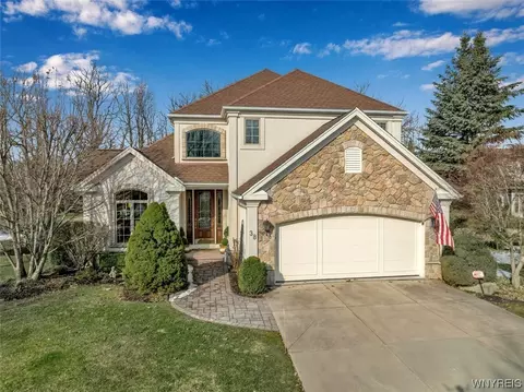 38 Summer Hill Ct, Amherst, NY 14221