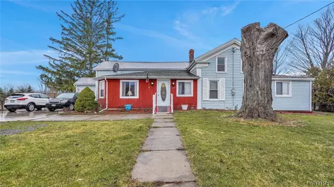 11000 Sandpit Rd, Alexander, NY 14005