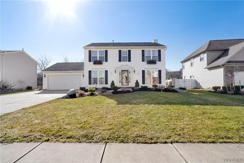 2775 Christopher Blvd, Hamburg, NY 14075